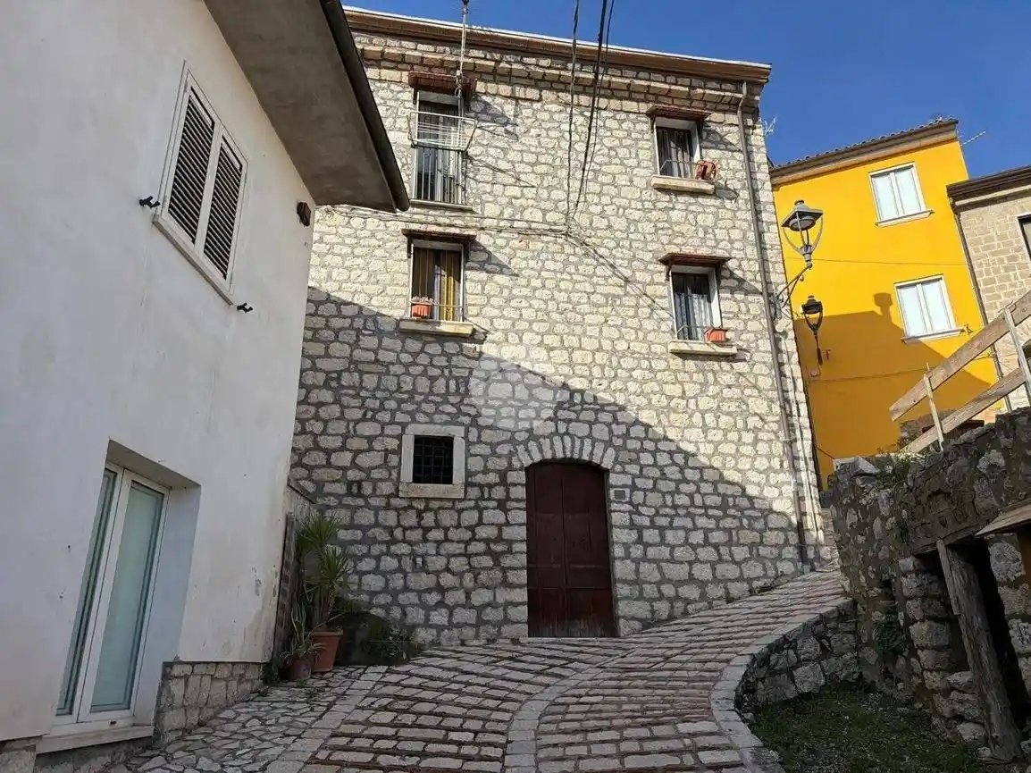 Casa indipendente in vendita a Campoli del Monte Taburno
