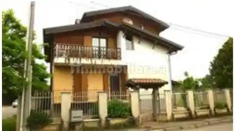 Casa indipendente in vendita a Turate