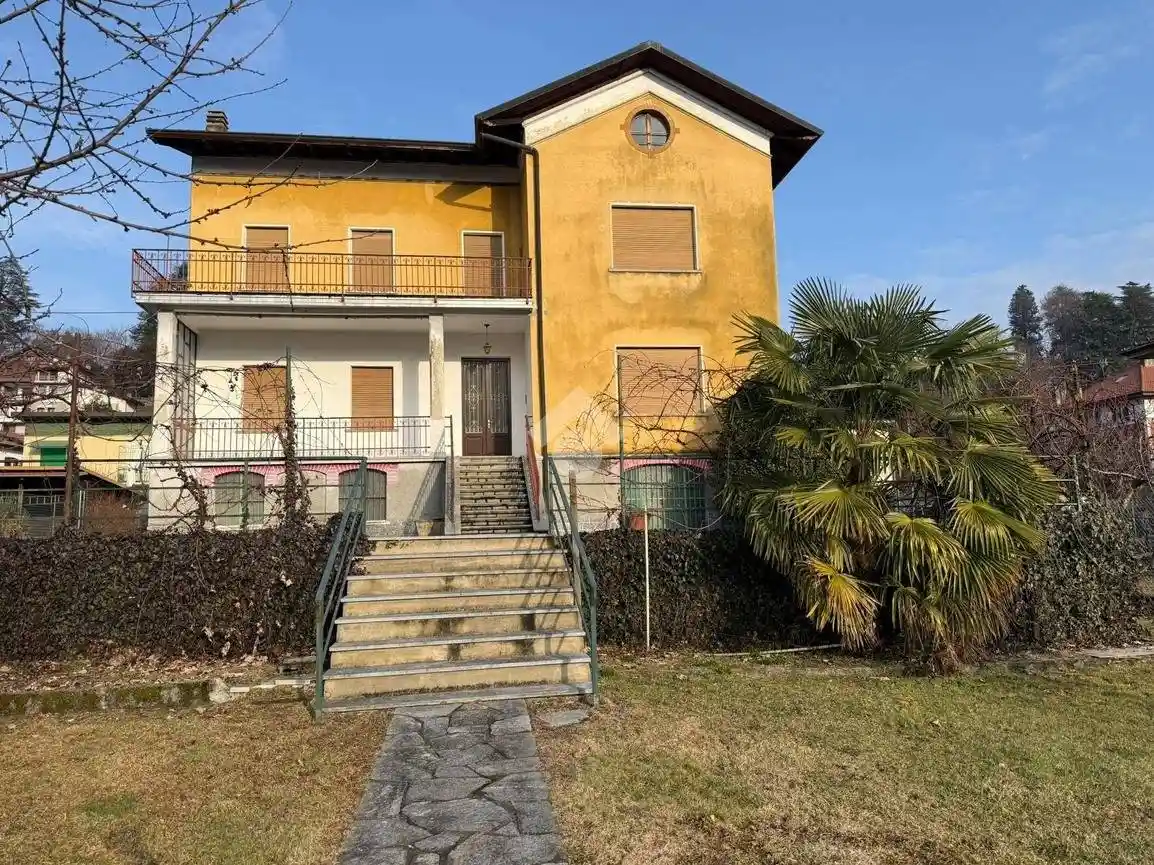 Casa indipendente in vendita a Lanzo Torinese