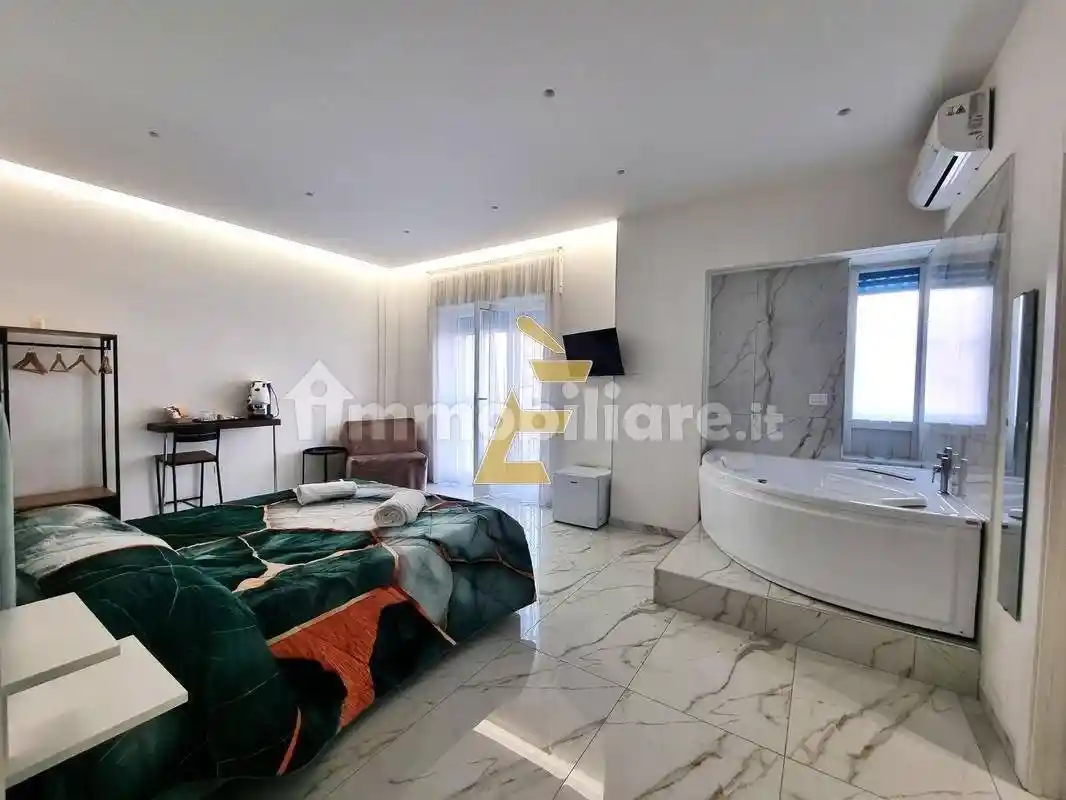 Appartamento in vendita a Napoli