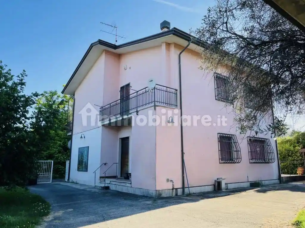 Villa in vendita a Sarzana