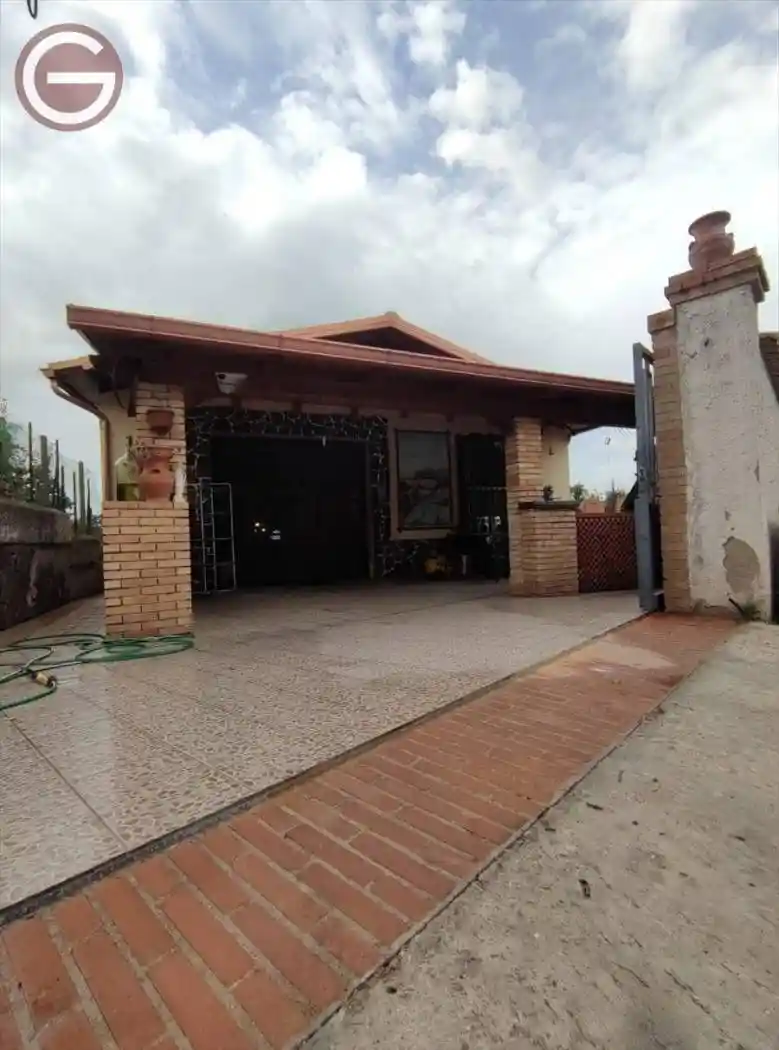 Casa indipendente in vendita a Laureana di Borrello
