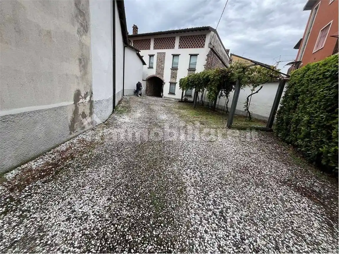 Casa indipendente in vendita a Madone