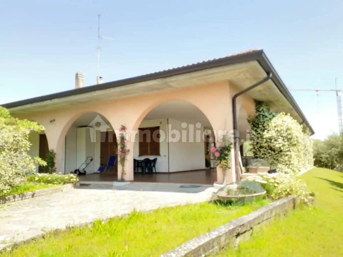 Villa in vendita a Moniga del Garda