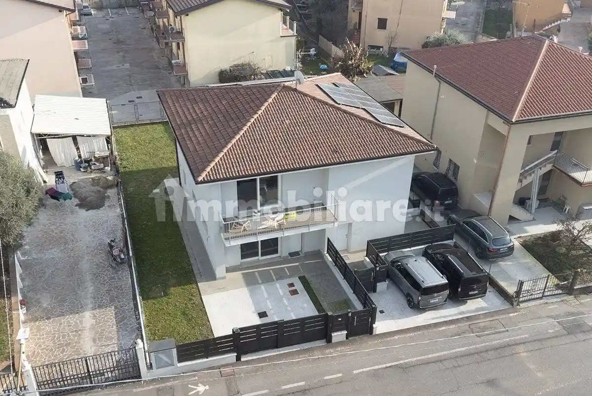 Villa in vendita a Torbole Casaglia