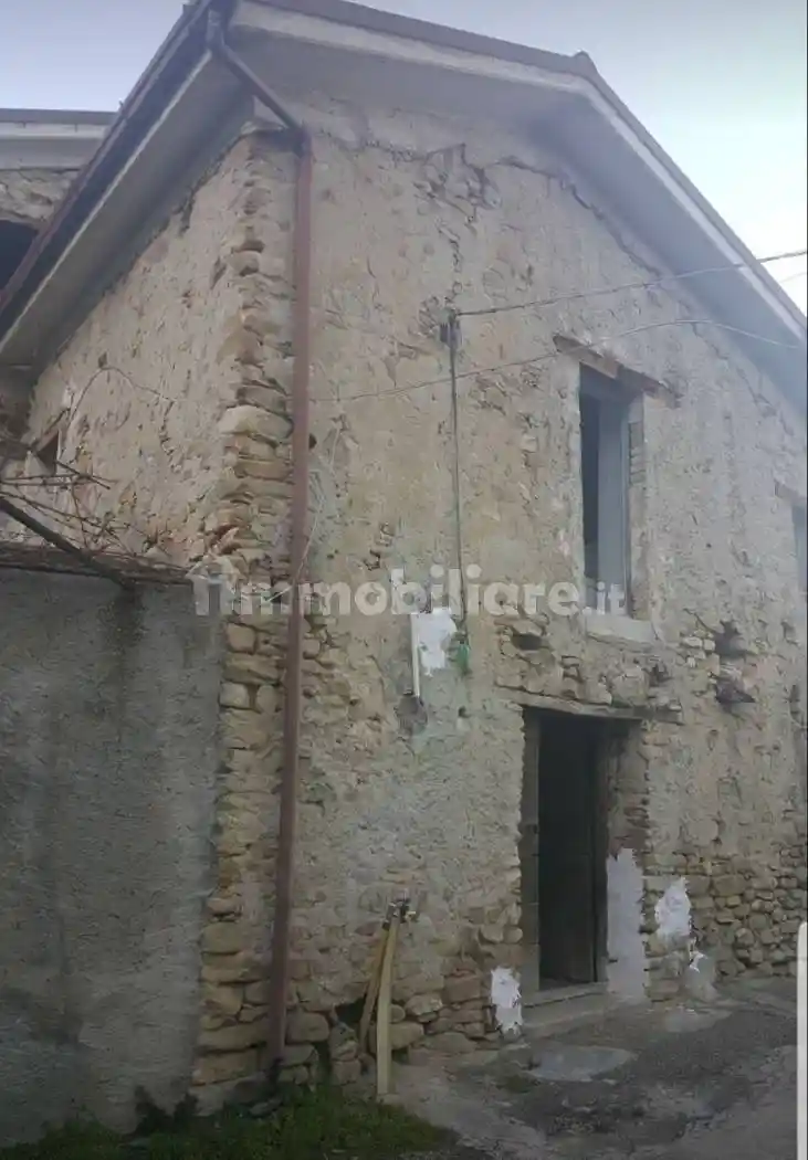 Rustico - Casale in vendita a Farindola