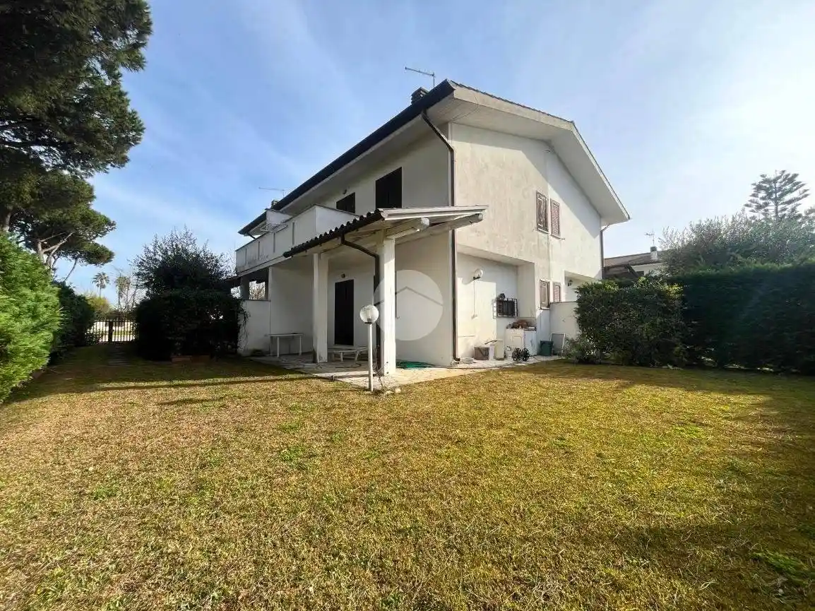 Villa in vendita a Sabaudia