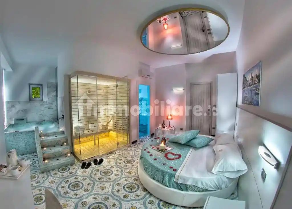 Palazzo - Edificio in vendita a Saviano