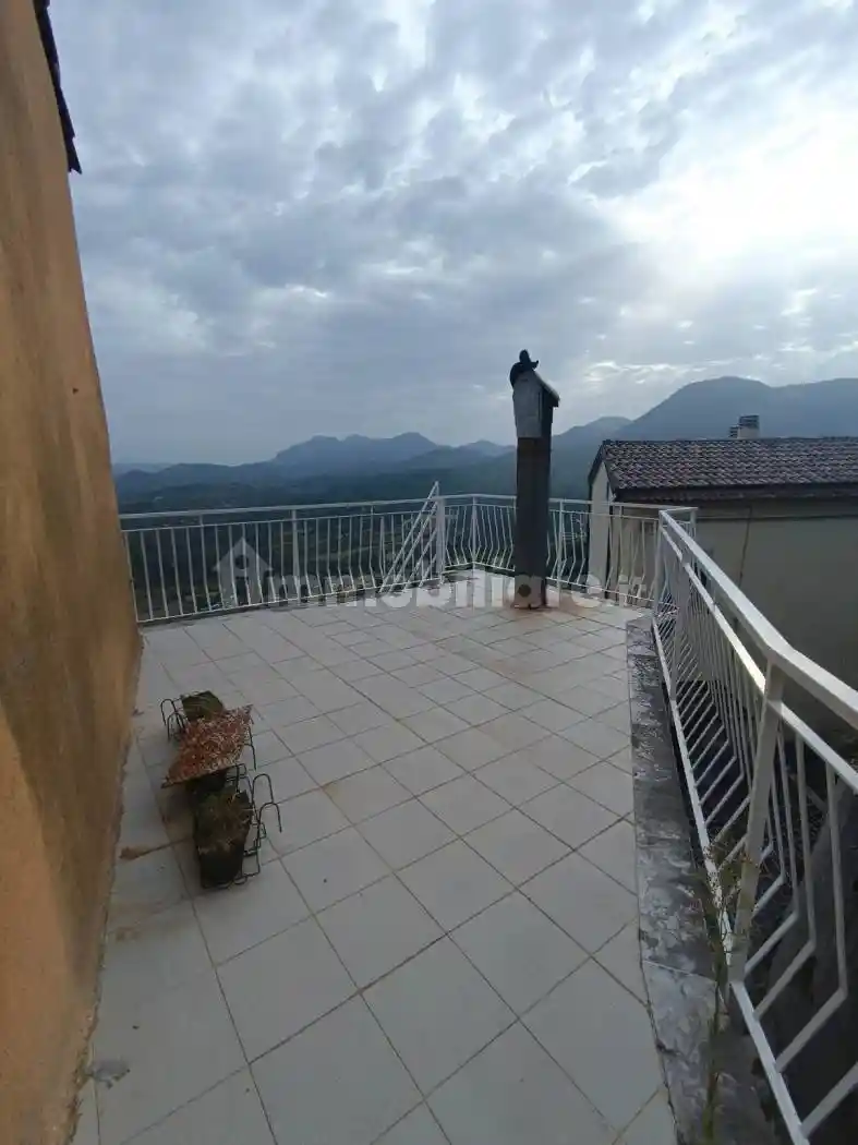 Appartamento in vendita a Castelluccio Superiore