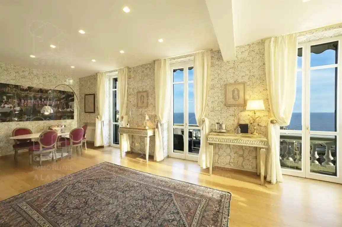 Appartamento in vendita a Alassio