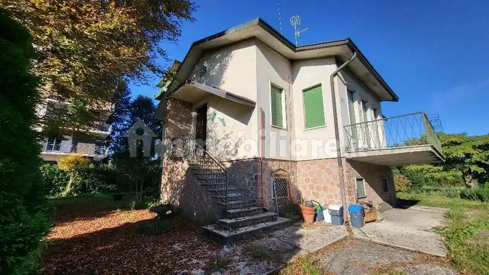 Villa in vendita a Vedano Olona