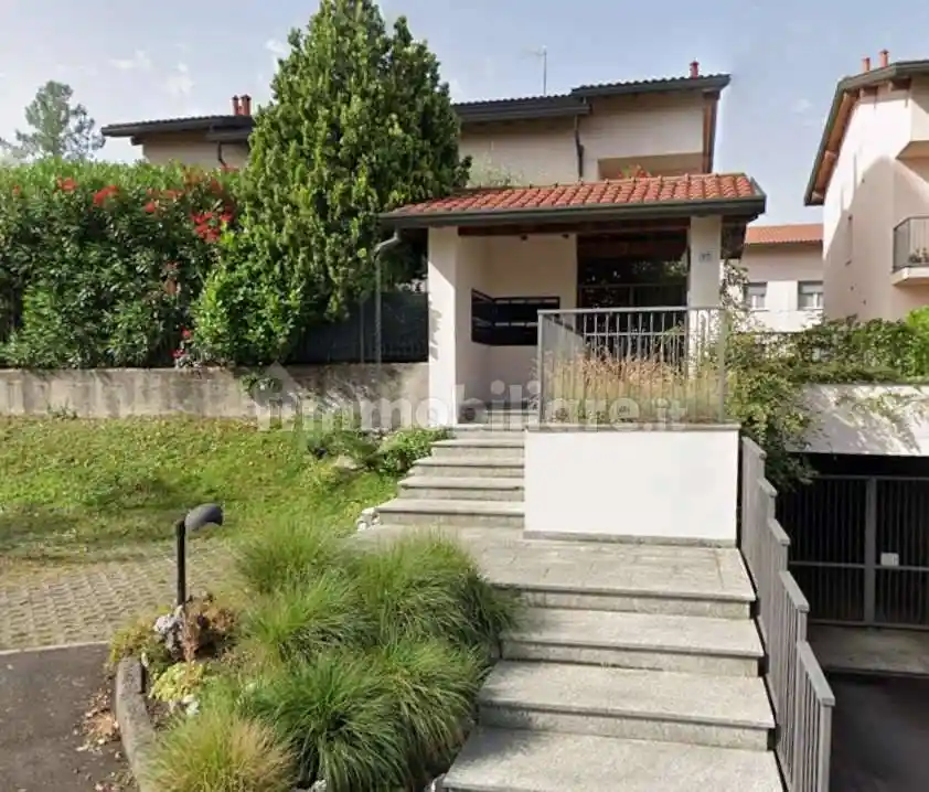 Appartamento in vendita a Costa Masnaga