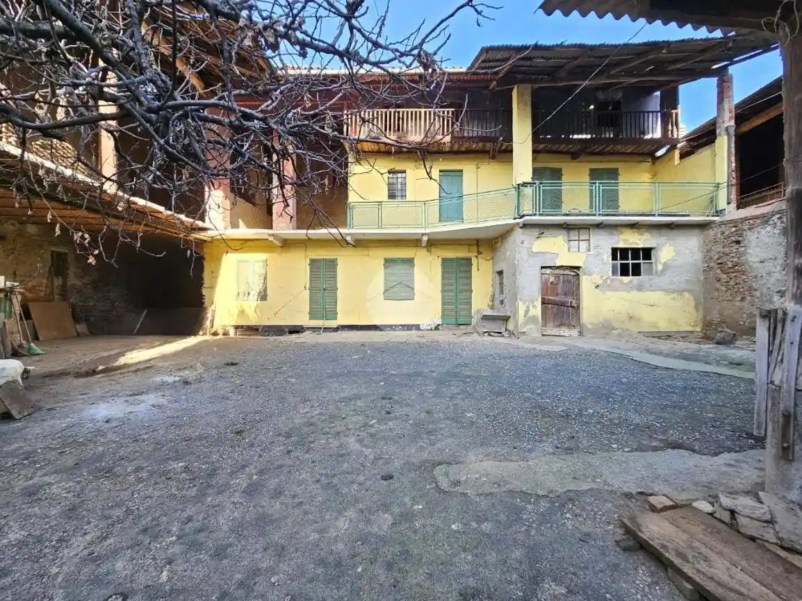 Casa indipendente in vendita a Candia Canavese