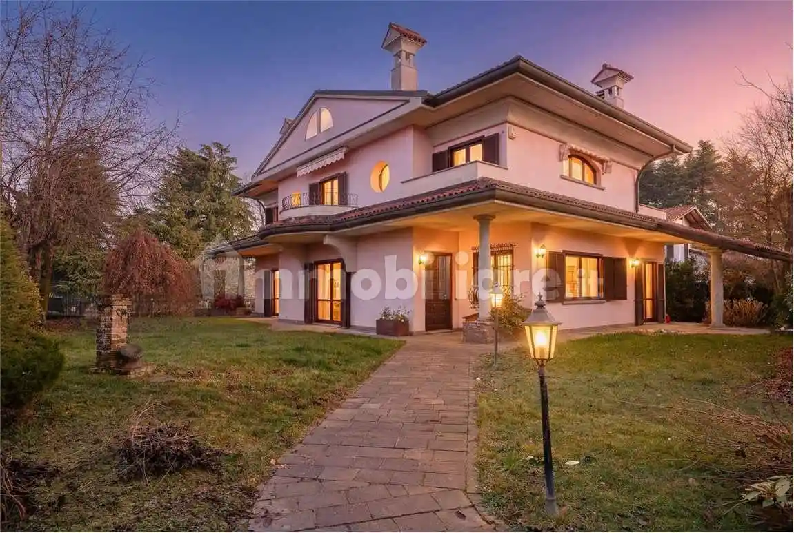 Villa in vendita a Limido Comasco