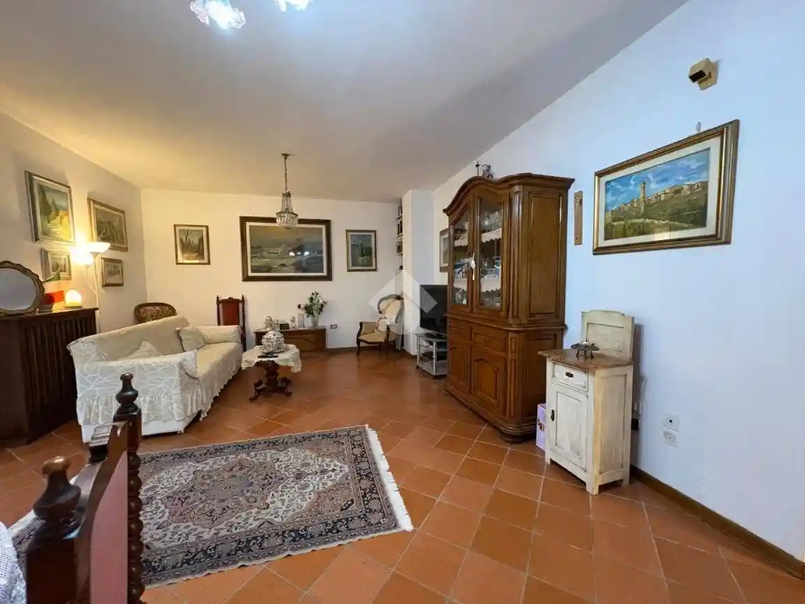 Casa indipendente in vendita a Massa