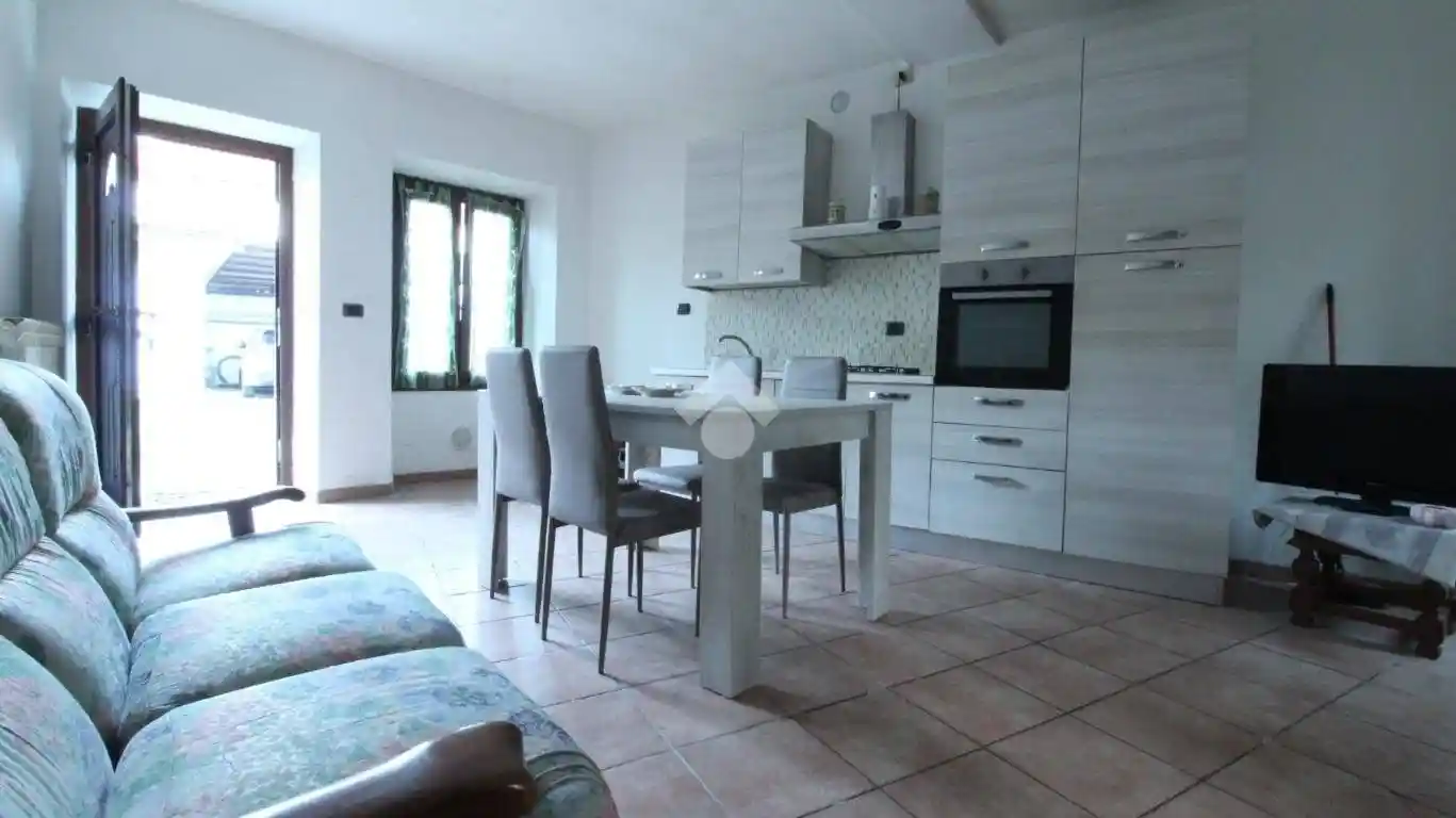 Rustico - Casale in vendita a Alice Castello