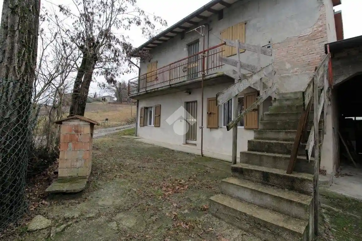 Villa in vendita a Neviano degli Arduini