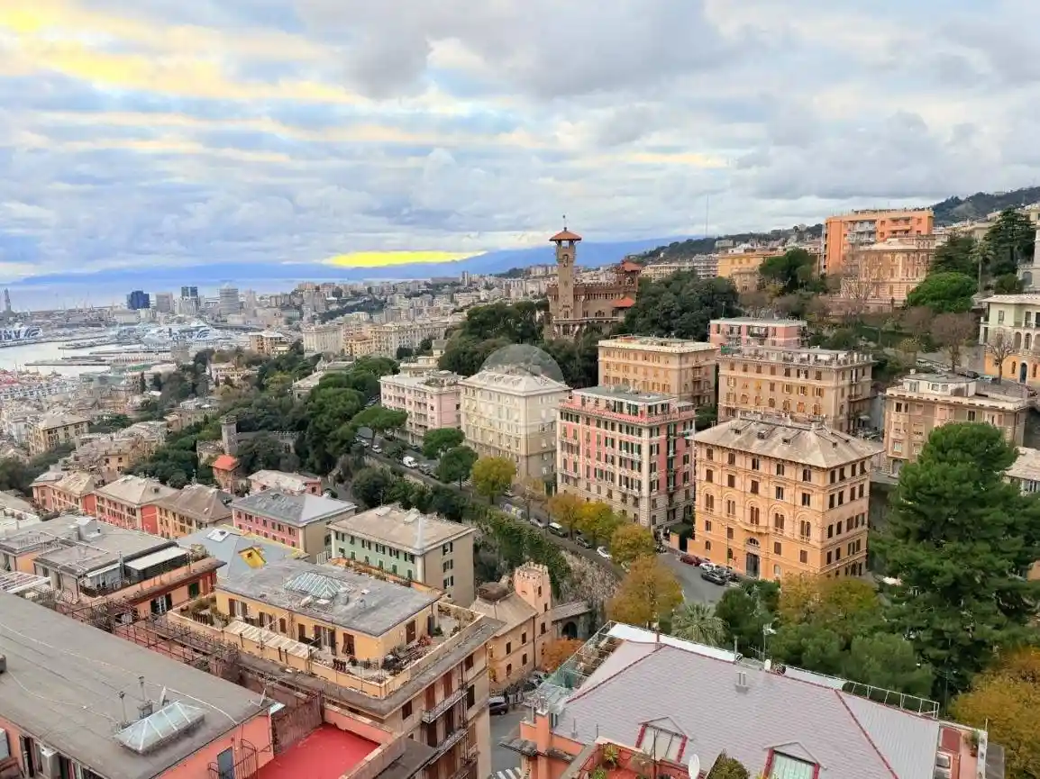 Appartamento in vendita a Genova