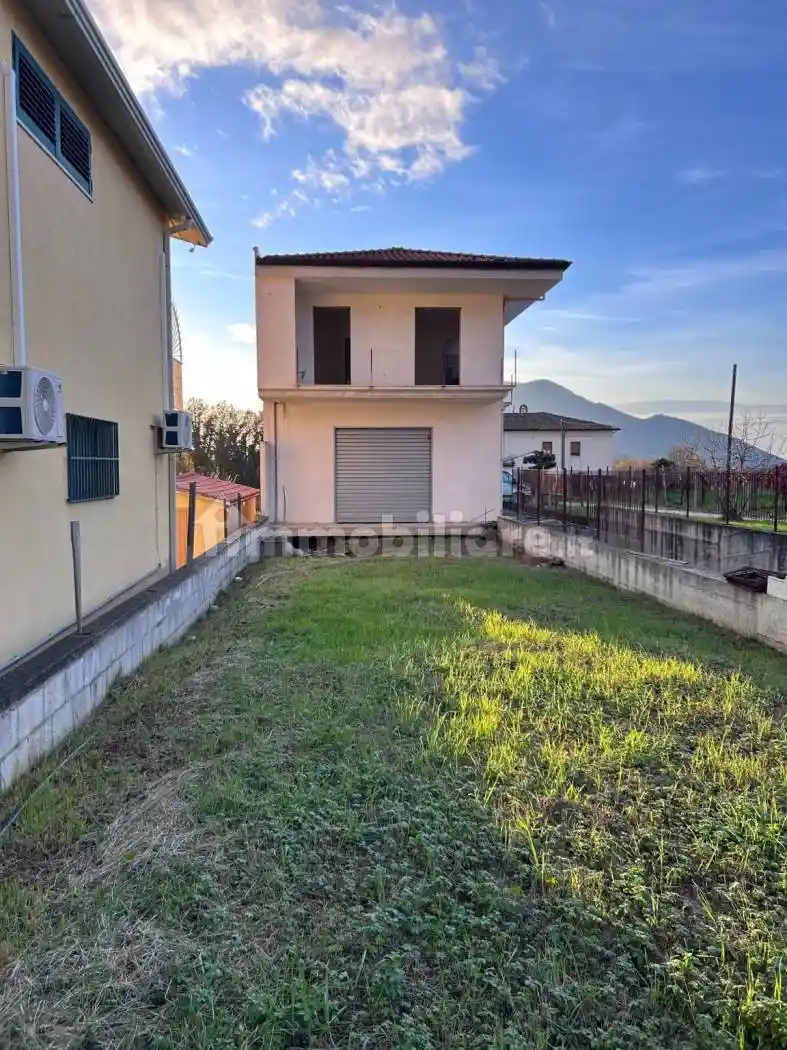 Casa indipendente in vendita a San Lorenzello