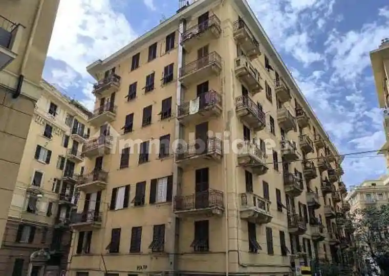 Appartamento in vendita a Genova