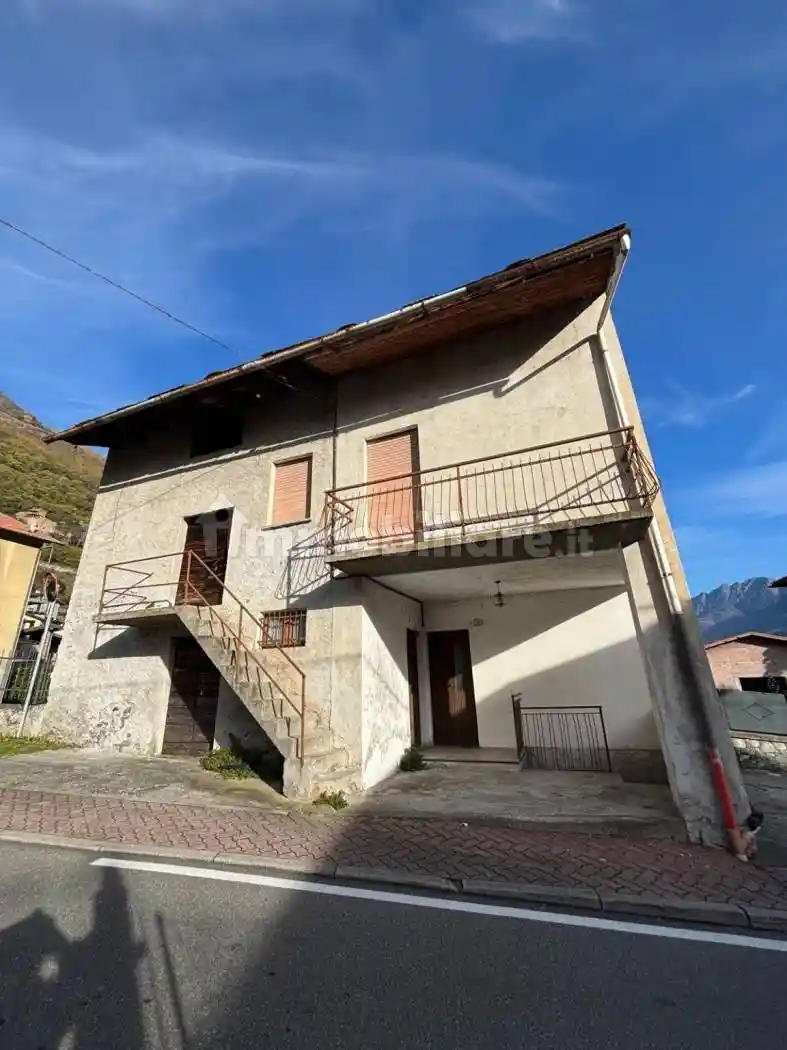 Villa in vendita a Cercino