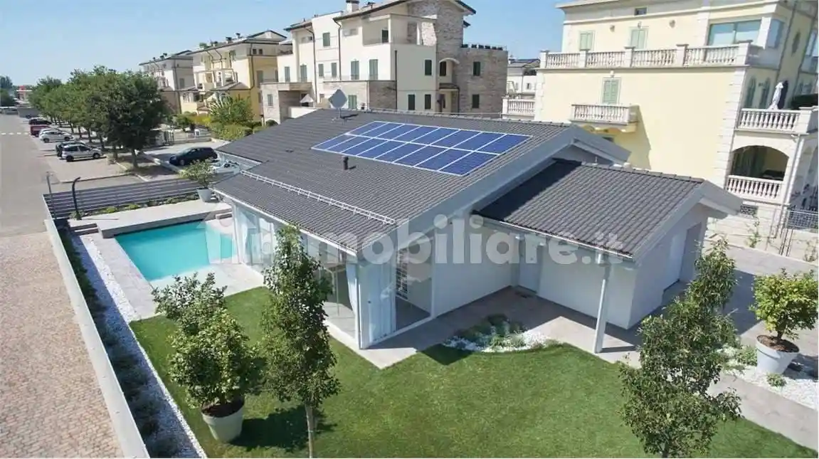 Villa in vendita a Castelletto Sopra Ticino