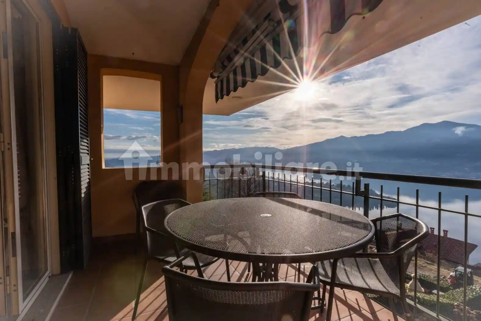 Appartamento in vendita a Miasino