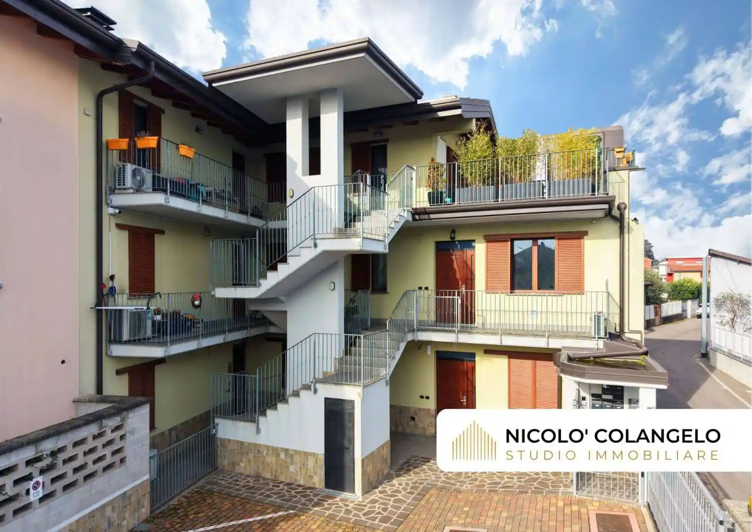 Appartamento in vendita a Caronno Pertusella