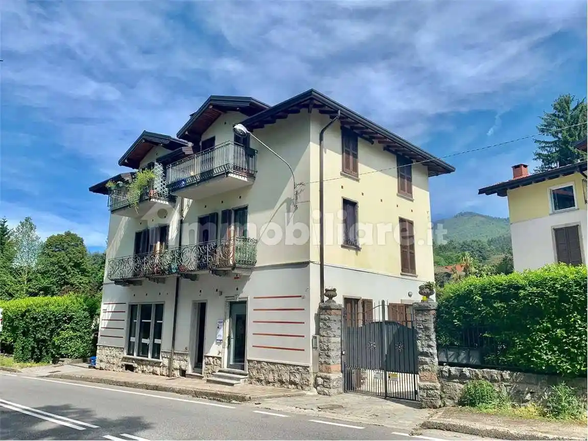 Appartamento in affitto a Luvinate