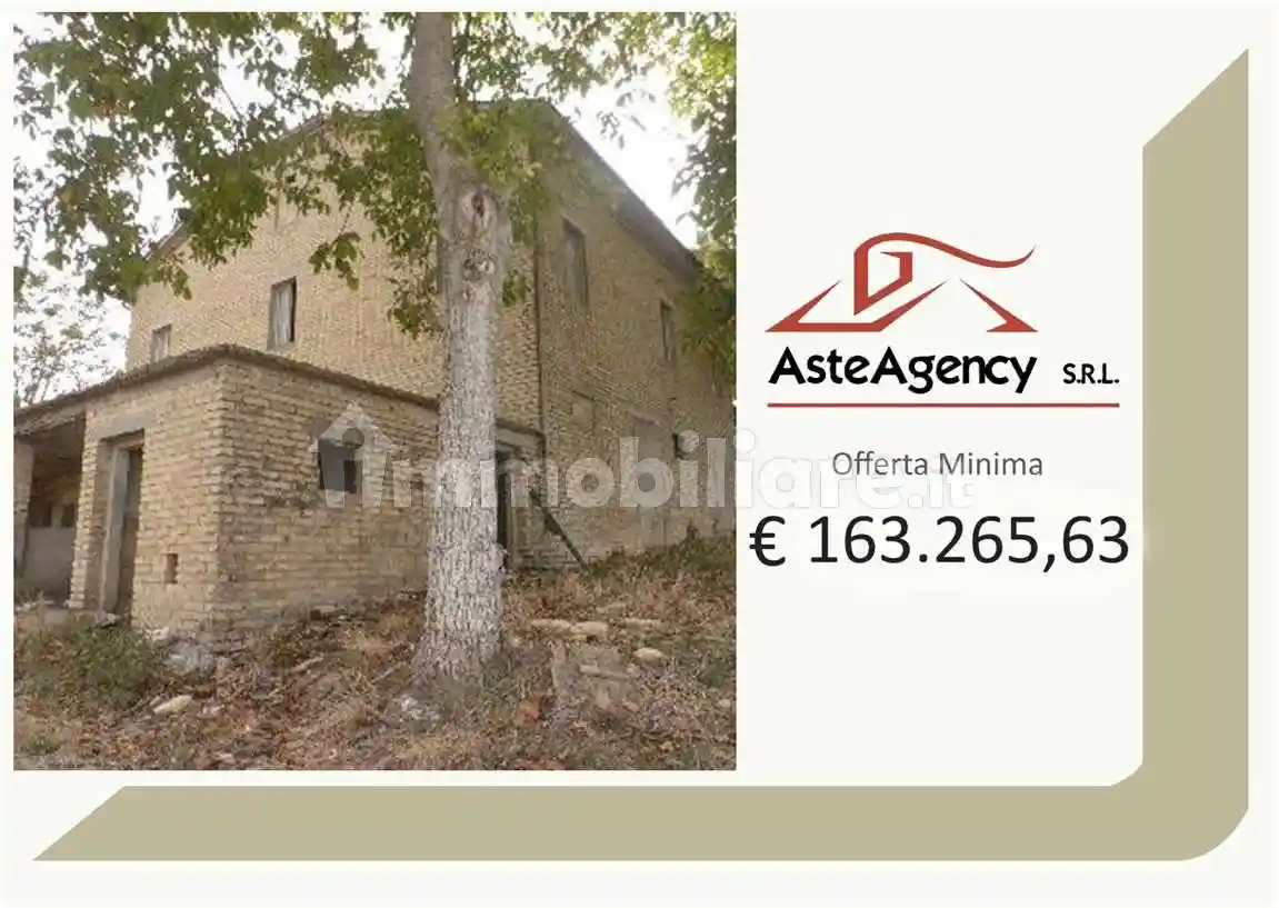 Casa indipendente in vendita a Santa Vittoria in Matenano