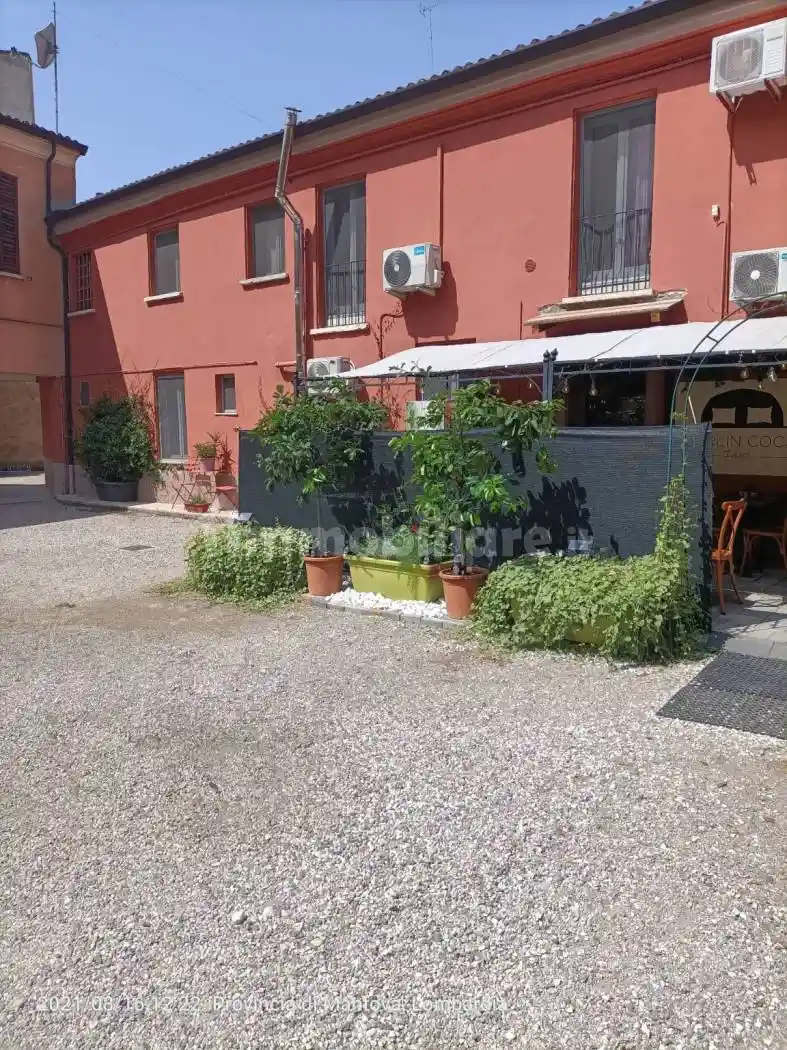 Casa indipendente in vendita a Mantova