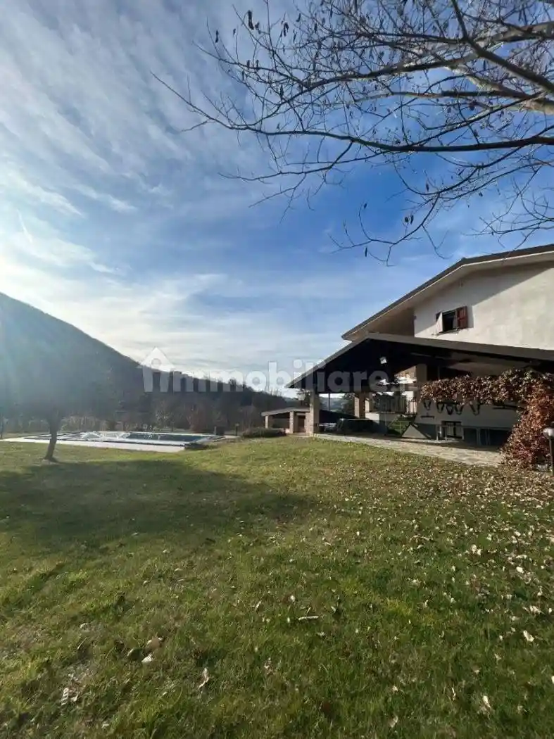 Villa in vendita a Pianello Val Tidone