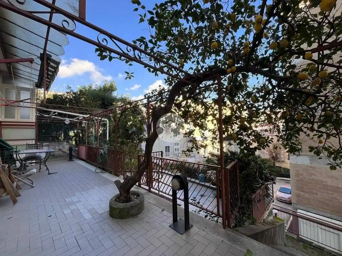 Appartamento in vendita a Napoli