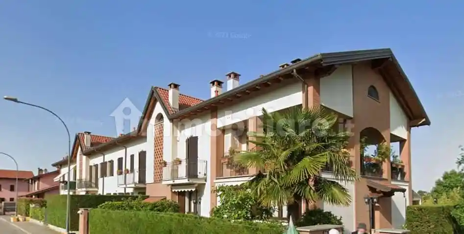 Appartamento in vendita a Lomagna