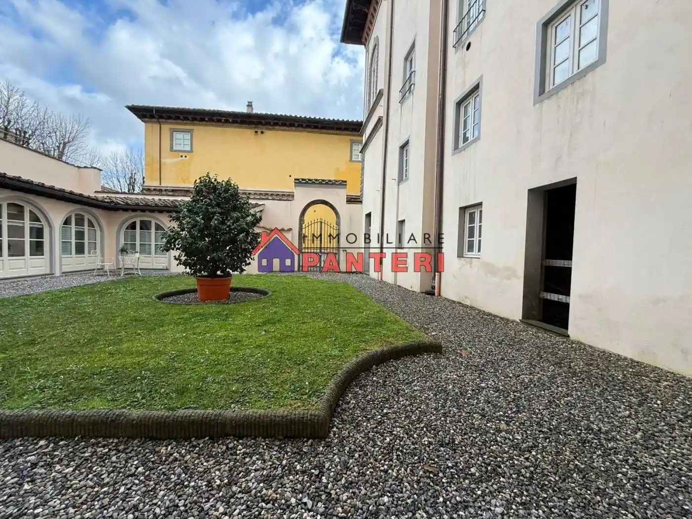 Appartamento in vendita a Lucca