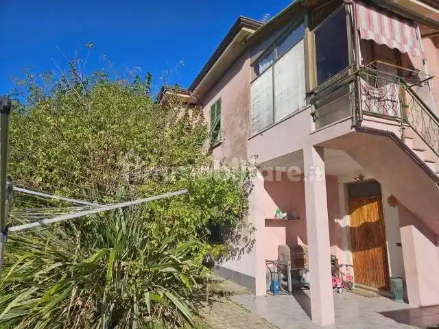 Villa in vendita a Sarzana