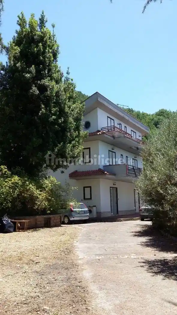 Villa in vendita a Montecalvo Irpino