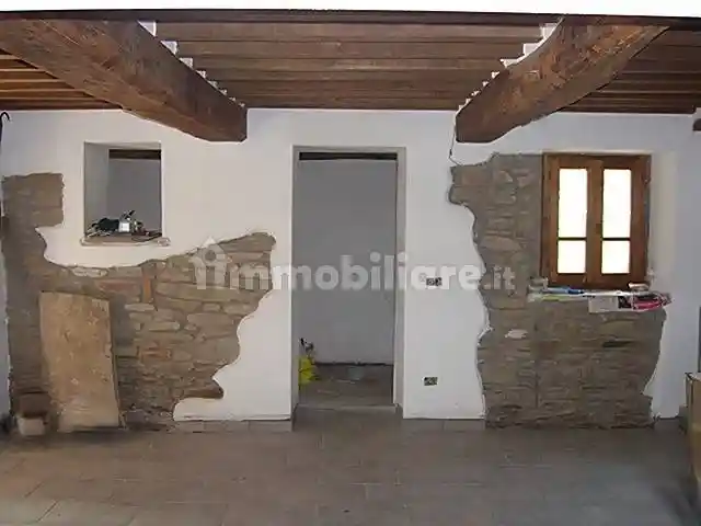 Casa indipendente in vendita a Arezzo