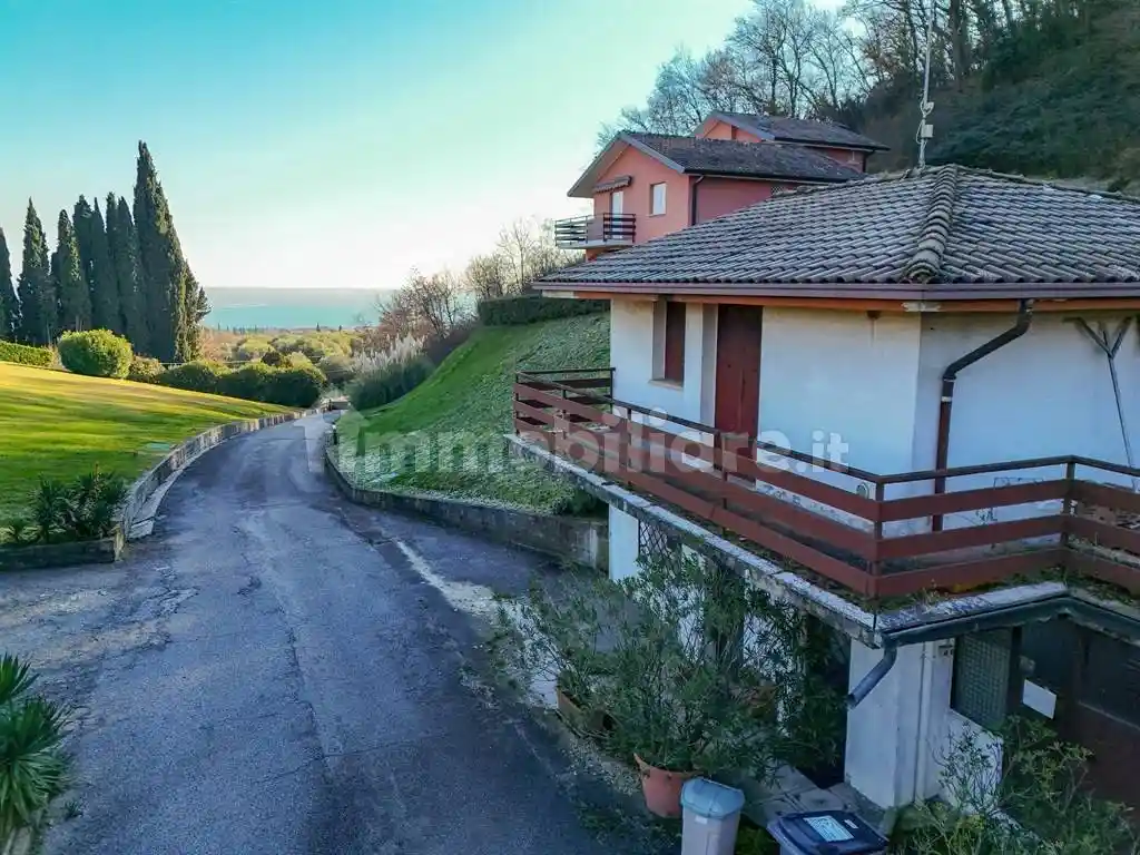 Casa indipendente in vendita a Padenghe sul Garda