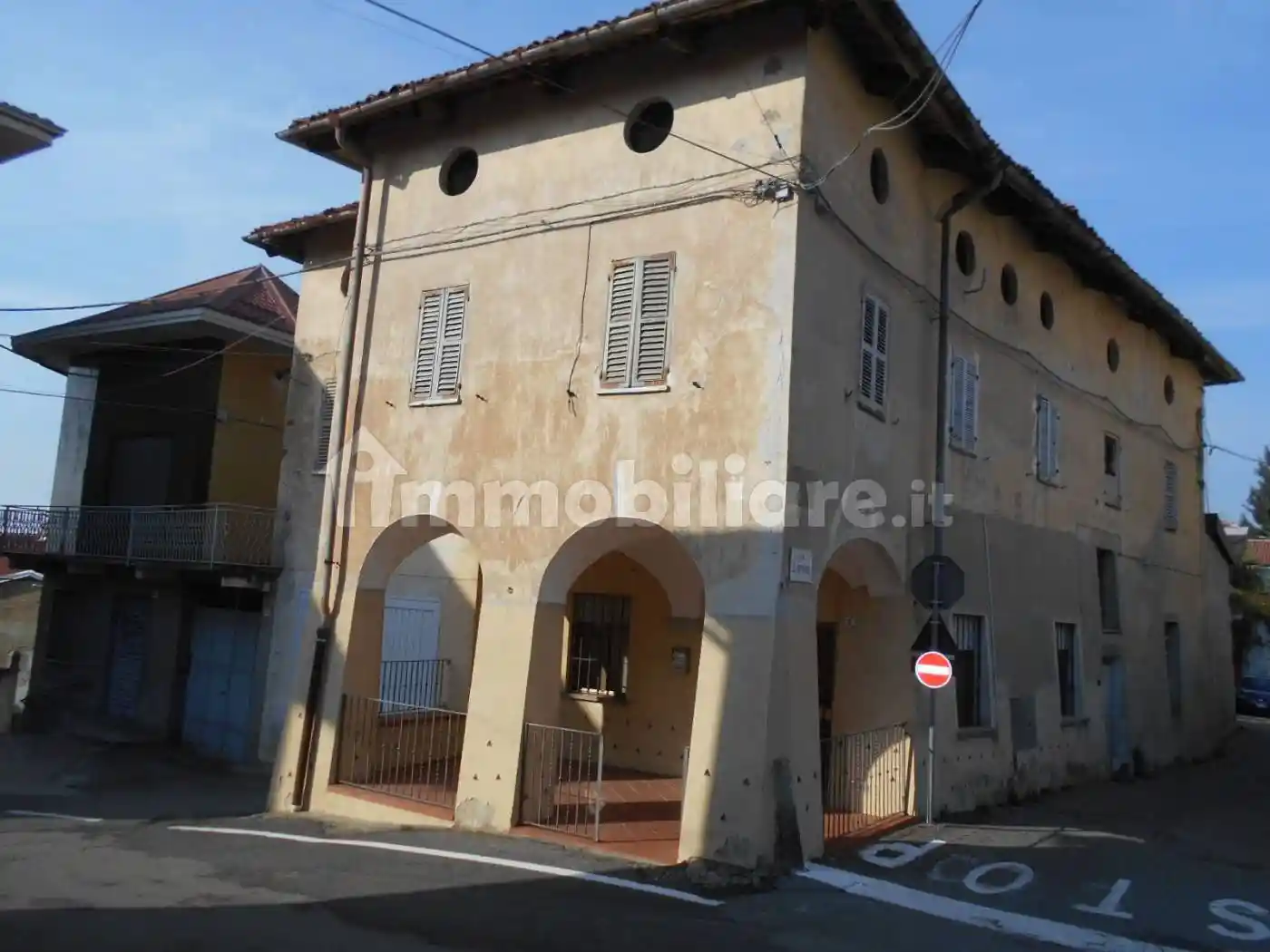 Palazzo - Edificio in vendita a Moncrivello