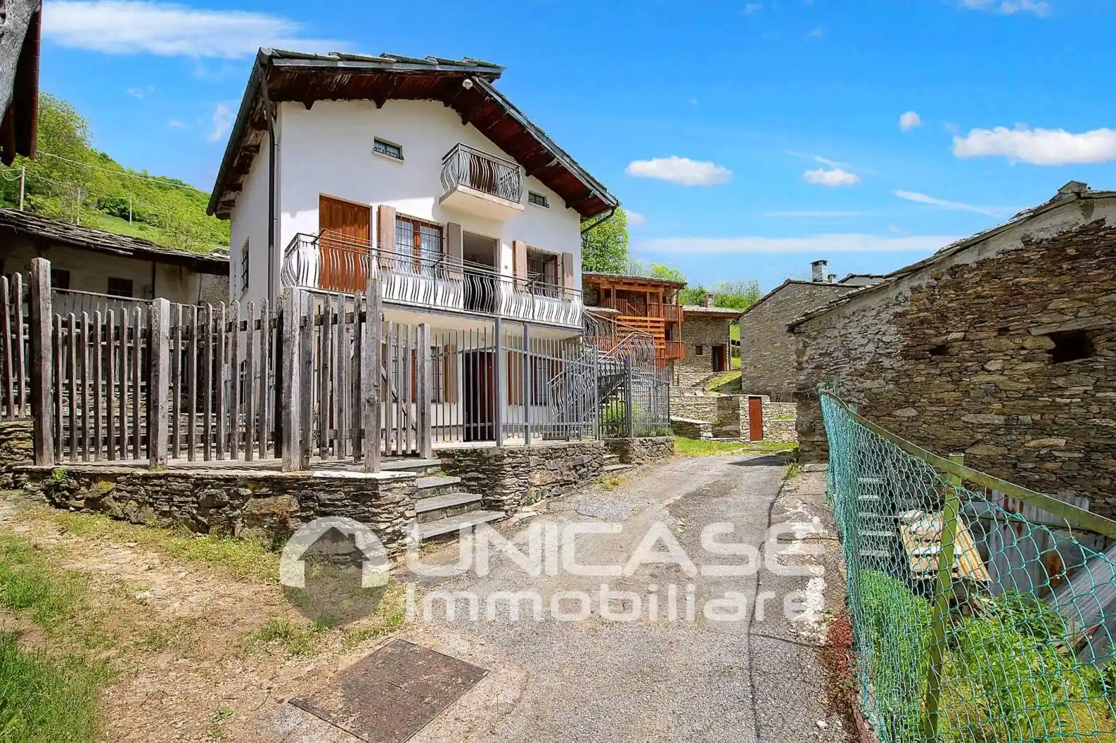 Villa in vendita a Ostana