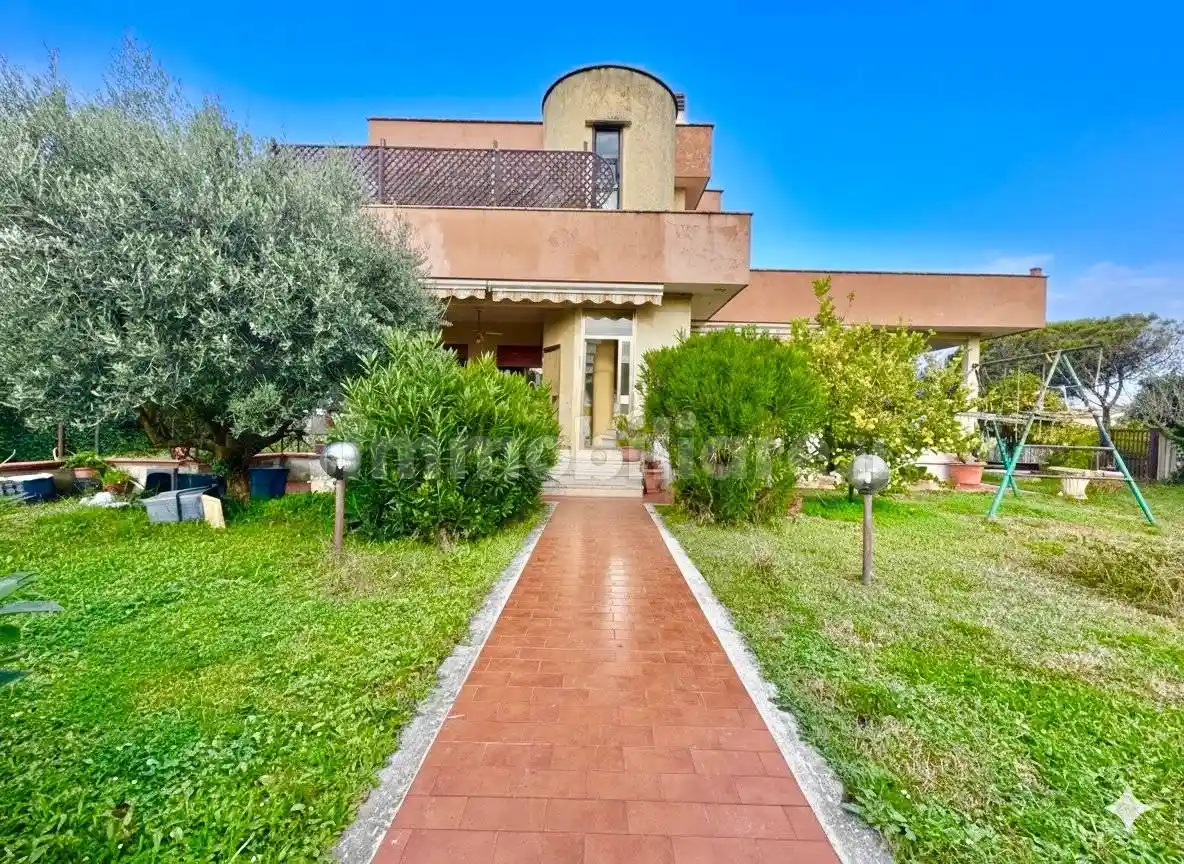 Villa in vendita a Nettuno