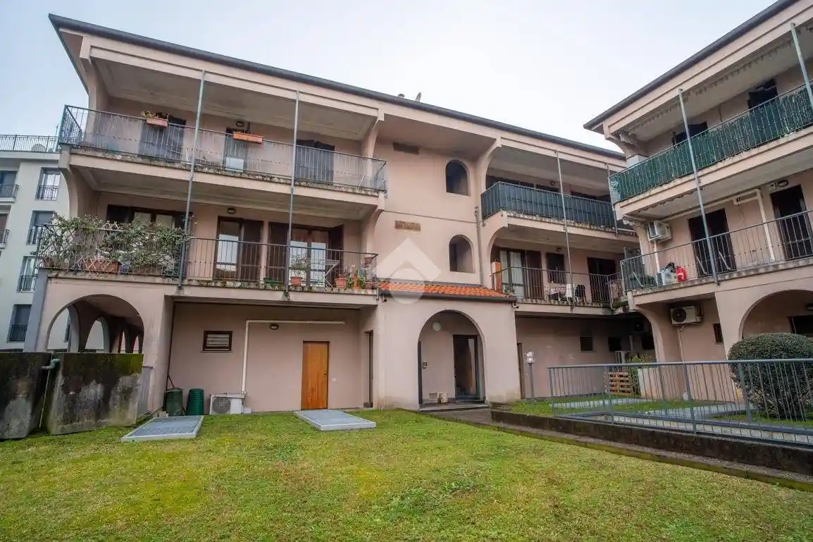 Appartamento in vendita a Albiate