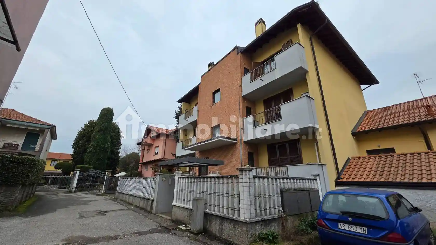 Appartamento in vendita a Gorla Minore