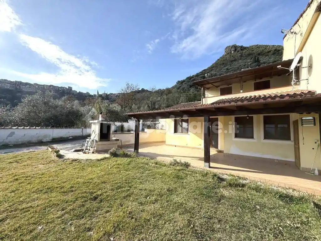 Villa in vendita a Monte San Biagio