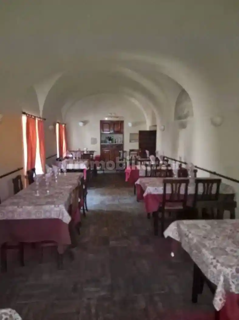 Palazzo - Edificio in vendita a Roma