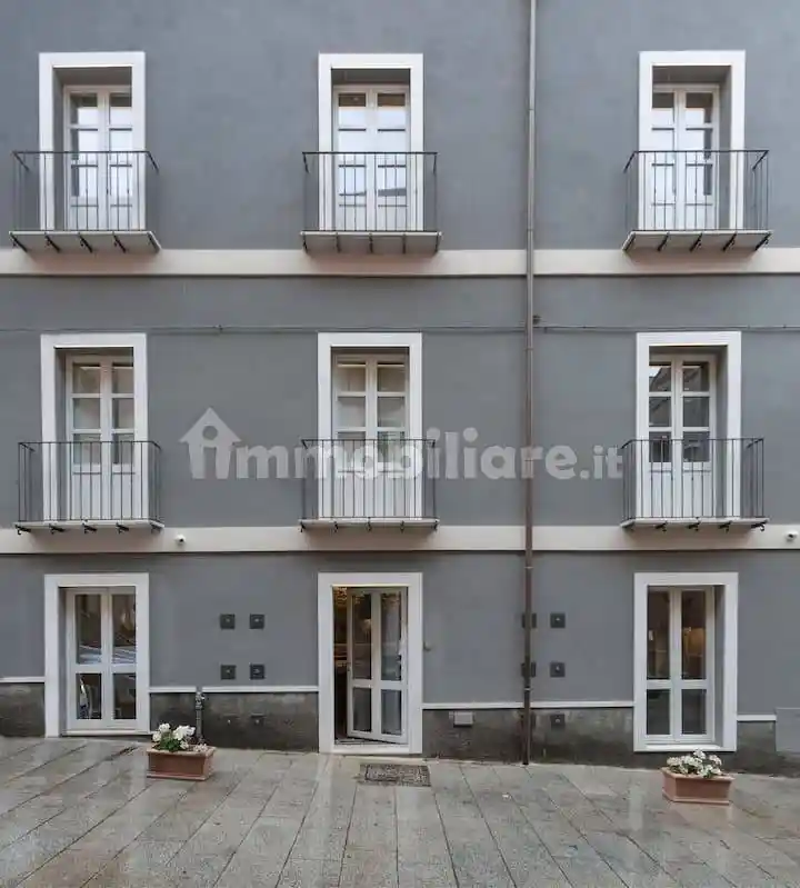 Palazzo - Edificio in vendita a Cagliari