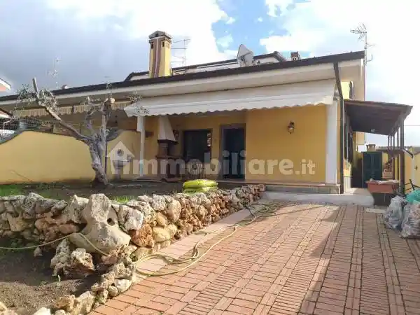 Villa in vendita a Ardea