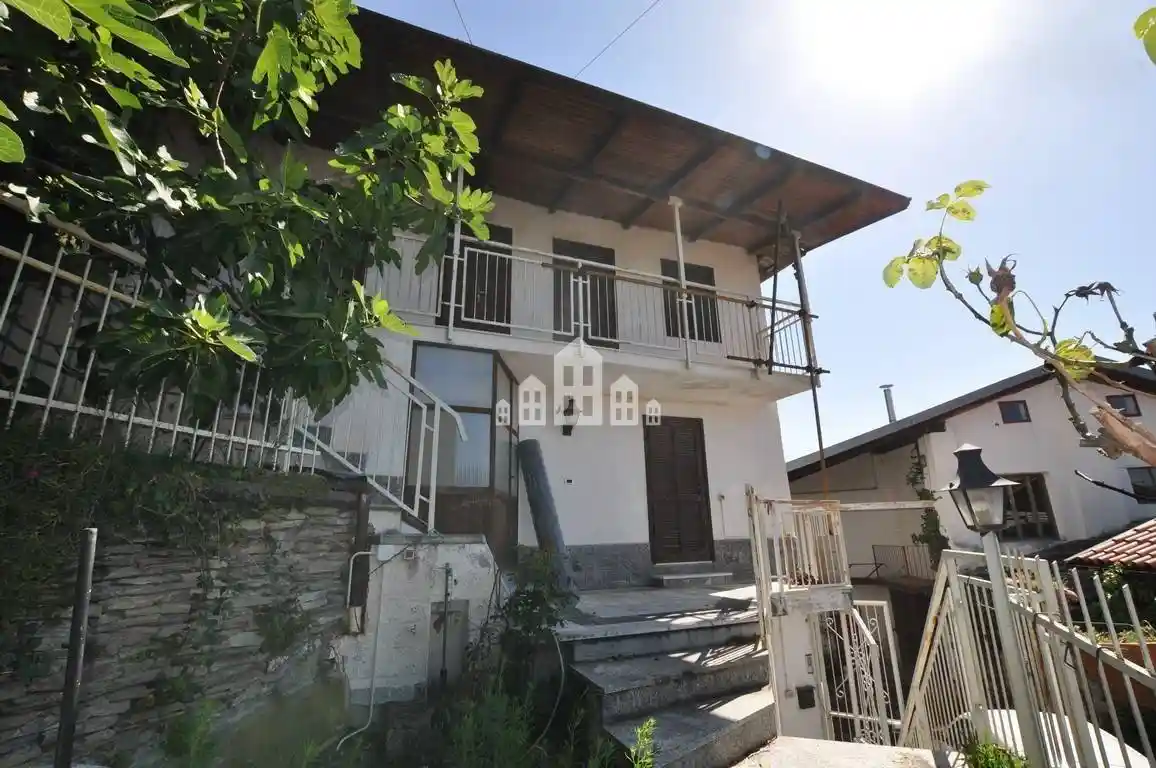 Casa indipendente in vendita a Cuorgnè