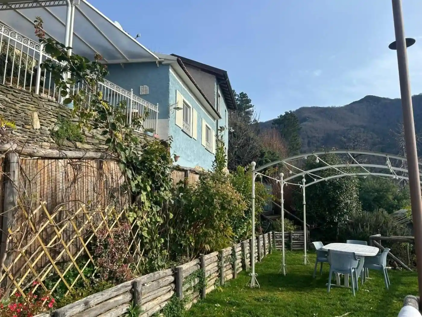 Casa indipendente in vendita a Montignoso